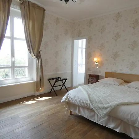 Holiday home Chateau Les Hauts Cocteau Vue Panoramique Sur Le Mont St Michel *