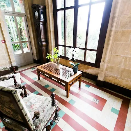 Holiday home Chateau Les Hauts Cocteau Vue Panoramique Sur Le Mont St Michel *